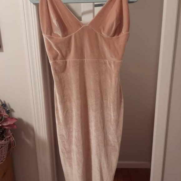 Club L Dresses Vintage Pink Velvet Bodycon Dress Poshmark